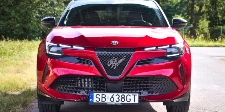 017. Alfa Romeo Junior Ibrida Q4 Testy
