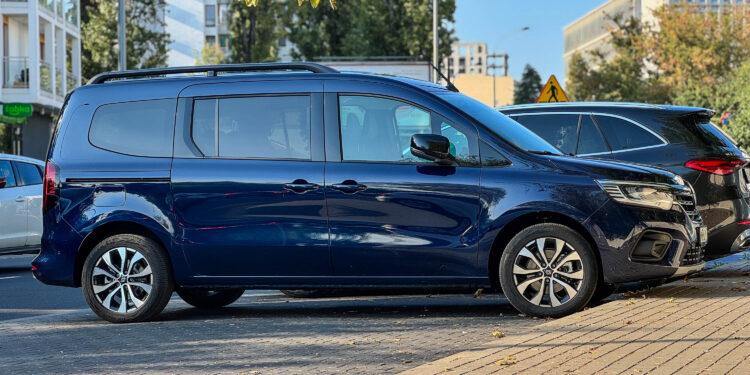renault kangoo 7 osobowe 2025 1 Testy