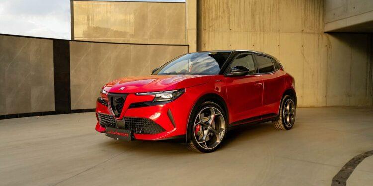 Alfa Romeo Junior zadebiutowala w RPA gdzie wloski design spotyka sie z elektryfikacja 2 Wiadomości
