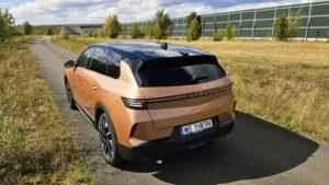 Opel Grandland Hybrid 145 2026 011 Testy