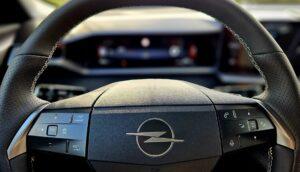 Opel Grandland Hybrid 145 2026 018 Testy