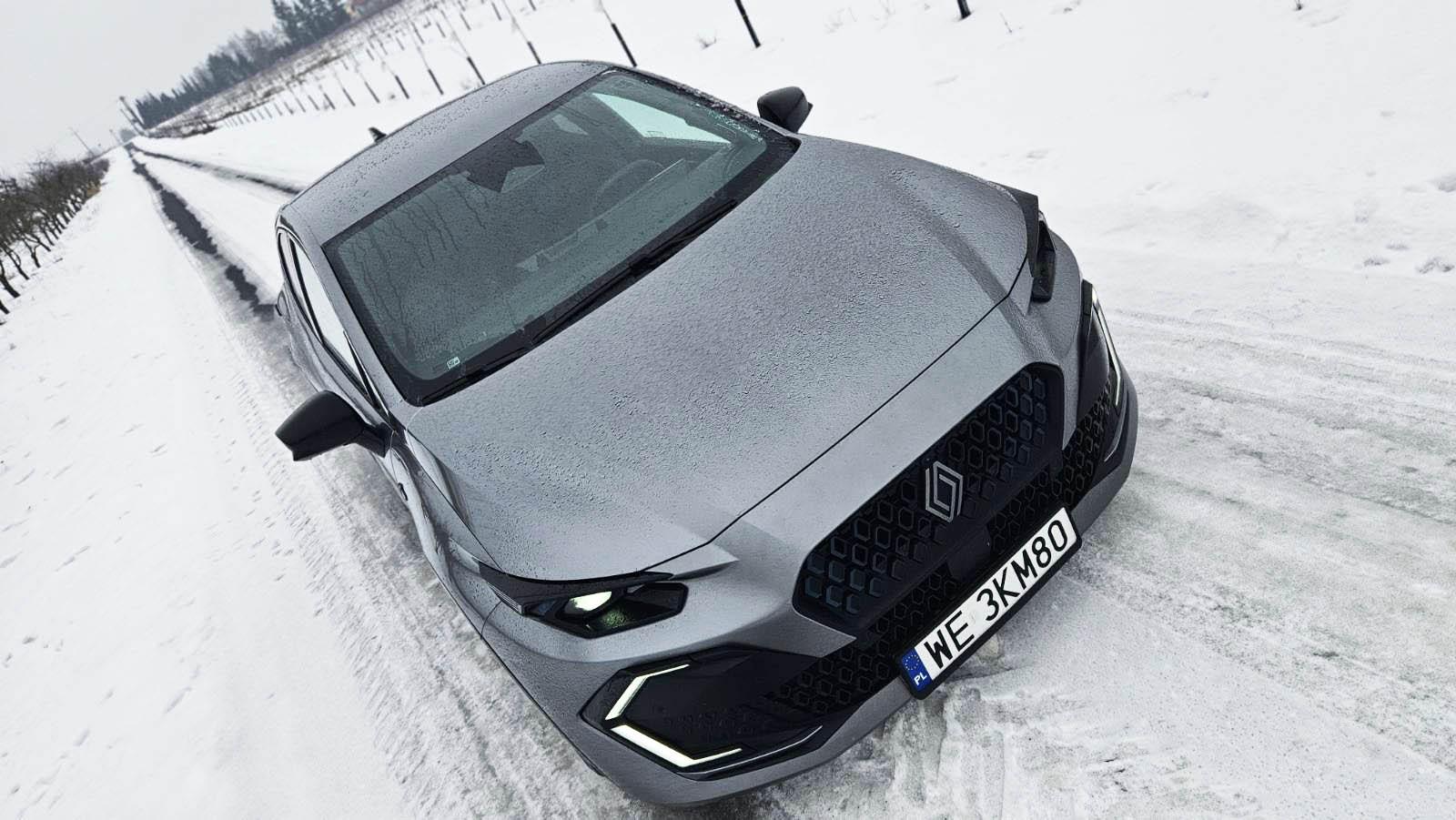 Nowe Renault Clio 1.8 Full Hybrid zima