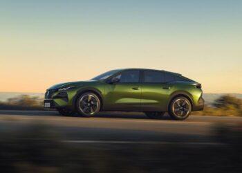 Peugeot z 33 procentowym wzrostem w lutym. Nowy Peugeot 408 3 Wiadomości