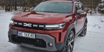 Test. Dacia Duster III Journey 1.8 HEV 155 01 Renault