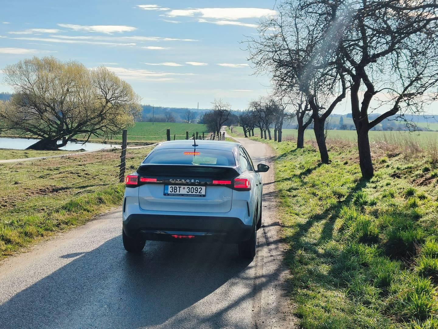 Citroen C4 Hybrid 110 za rownowartosc 80.115 zl. I to blisko nas 5 Wiadomości