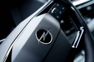 Nowy Opel Zafira by Tinkervan. Autentyczny salon na kolkach ktory na nowo definiuje wszechstronnosc i swobode 28 Wiadomości