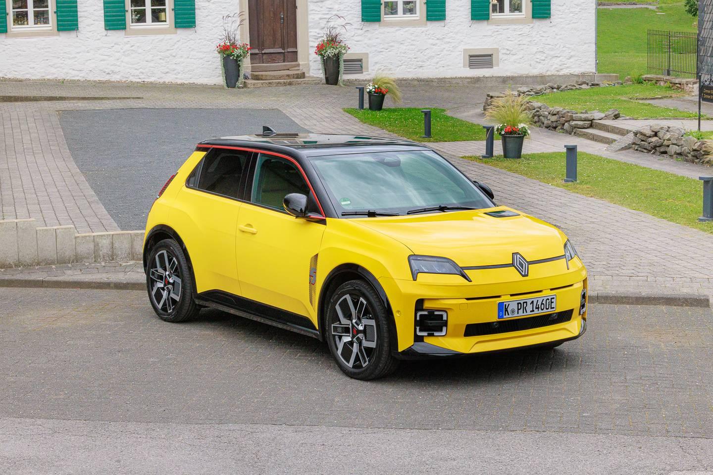Renault 5 E Tech Electric. Juz 11.111 zamowien w Niemczech 2 Wiadomości