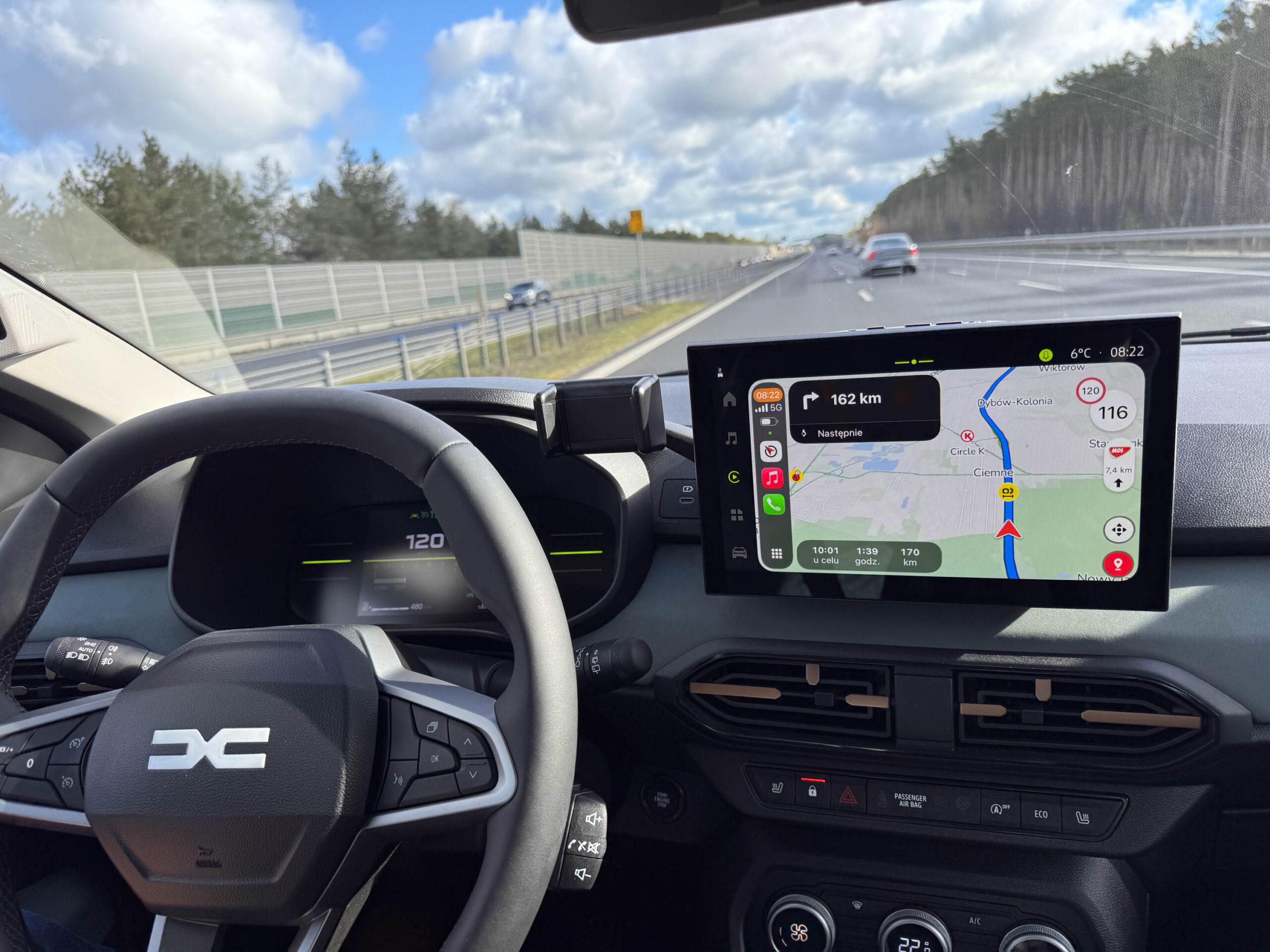 Dacia ma system, który znakomicie współpracuje z Apple Car Play