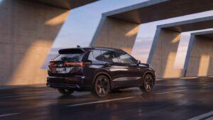 Mitsubishi Outlander PHEV BLACK Edition juz w polskich salonach 01 Wiadomości