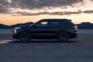 Mitsubishi Outlander PHEV BLACK Edition juz w polskich salonach 08 Wiadomości