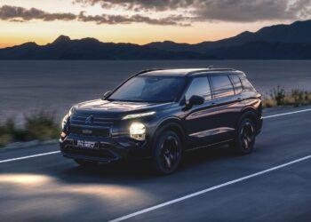 Mitsubishi Outlander PHEV BLACK Edition juz w polskich salonach 10 Wiadomości