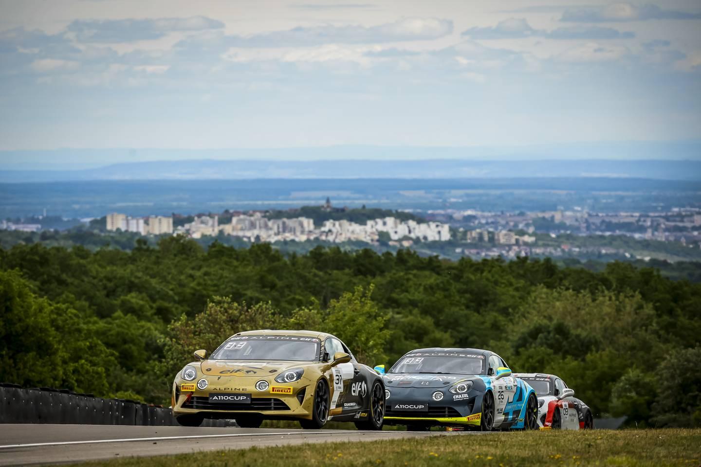 Ostre starcie w Dijon. 2. runda Alpine ELF Cup Series 07 Wiadomości