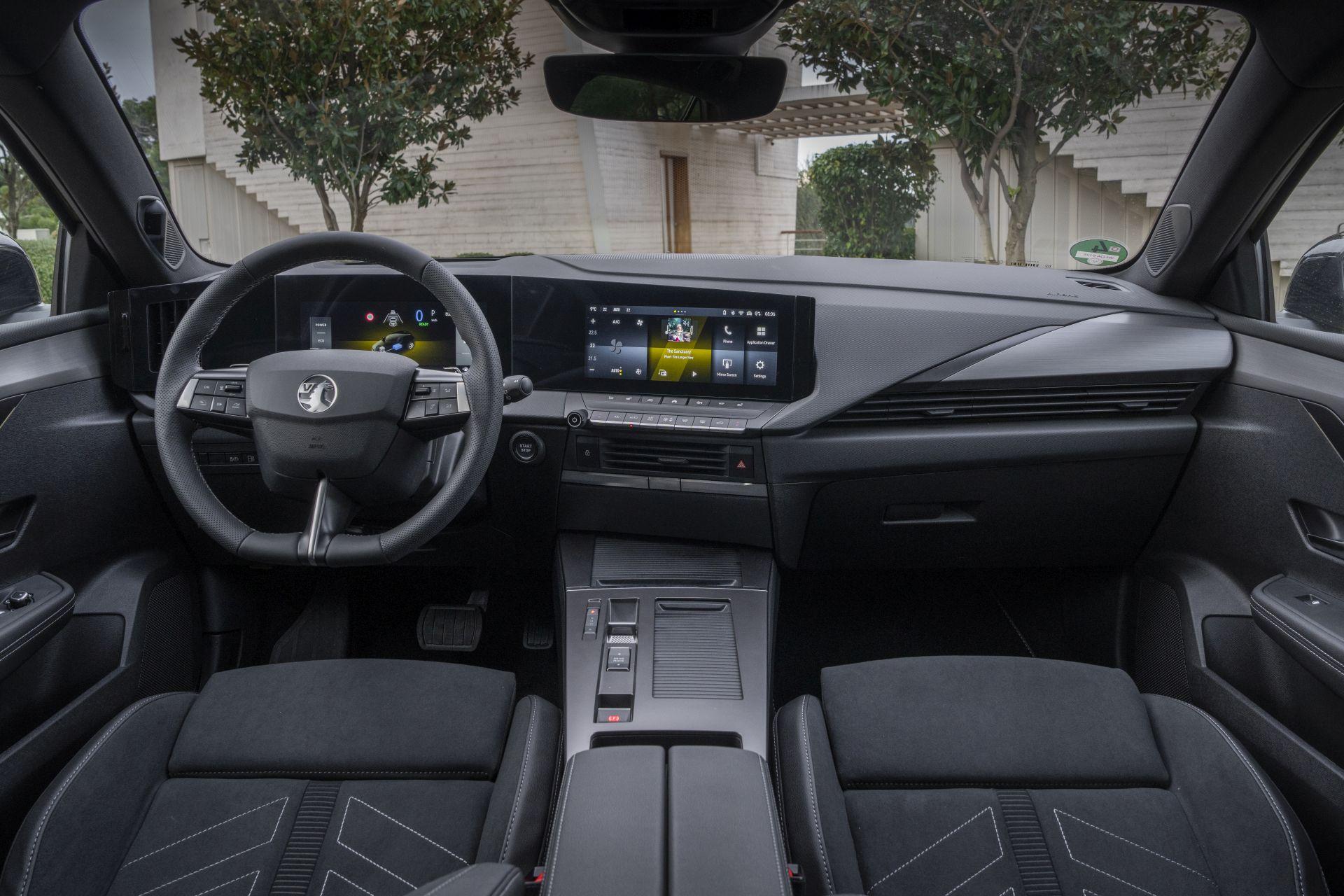 VauxhallAstraPlug inHybrid interior Wiadomości