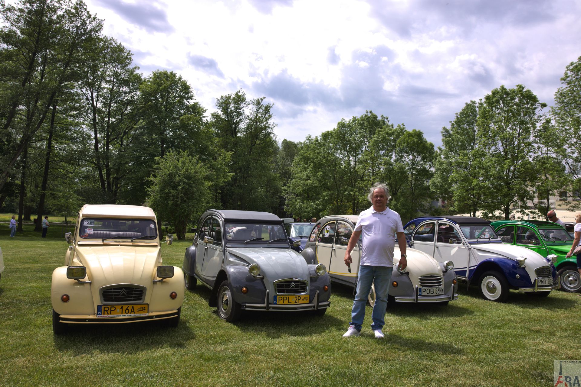 Citroëny 2CV i moja skromna osoba 