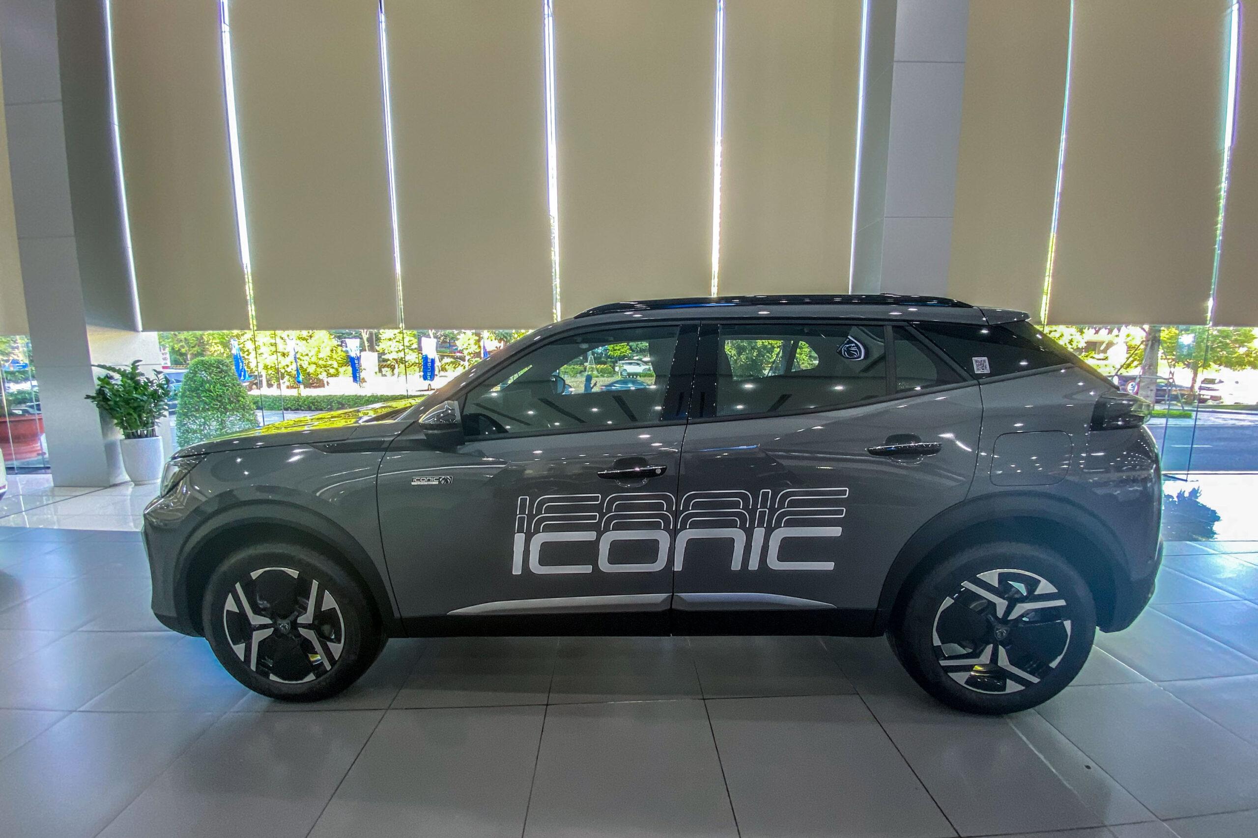 Peugeot Iconic? Nie, to 2008, ale dealer ma swoje sposoby by określić te samochody
