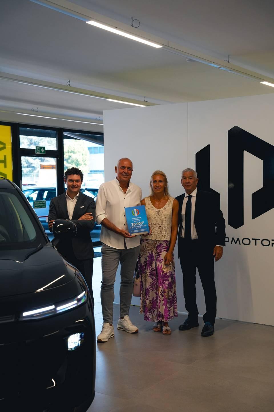 B10 REEV to 30.000. Leapmotor sprzedany we Wloszech 4 Wiadomości