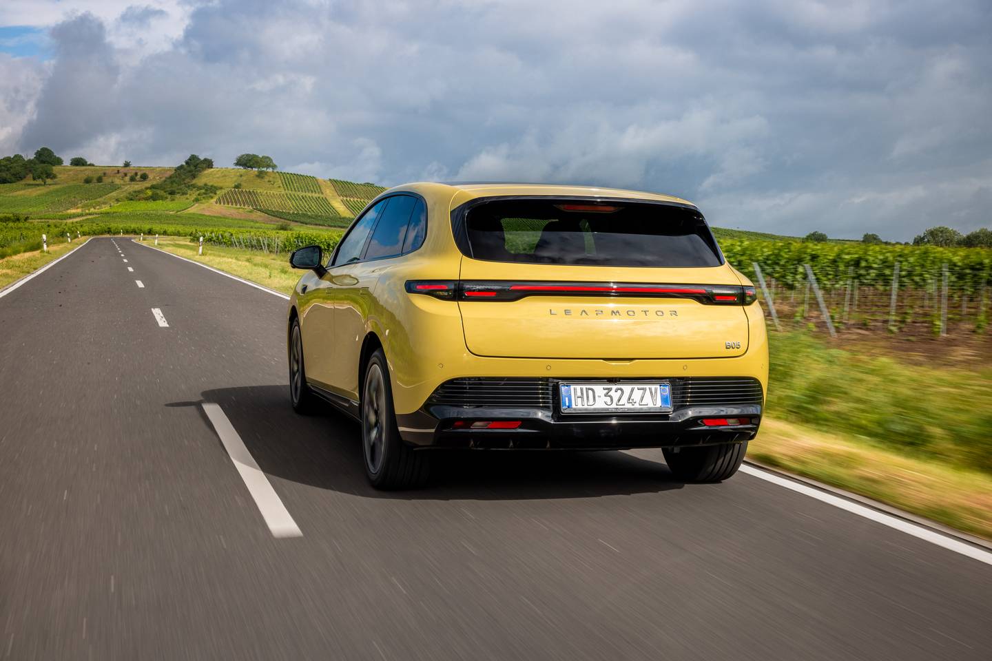 Leapmotor prezentuje nowego C hatchbacka B05. Nowy poziom sportowej elektromobilnosci 06 Wiadomości