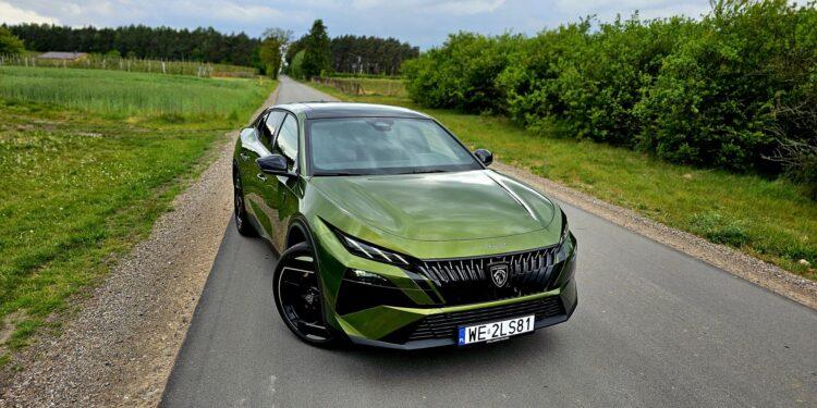 Peugeot 408 face lifting, 1.6 Plug-in Hybrid 240