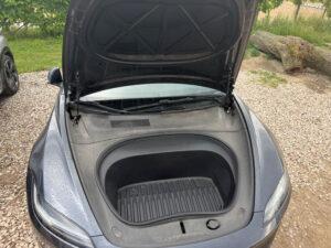 renault clii full hybrid vs tesla 3 11 Testy