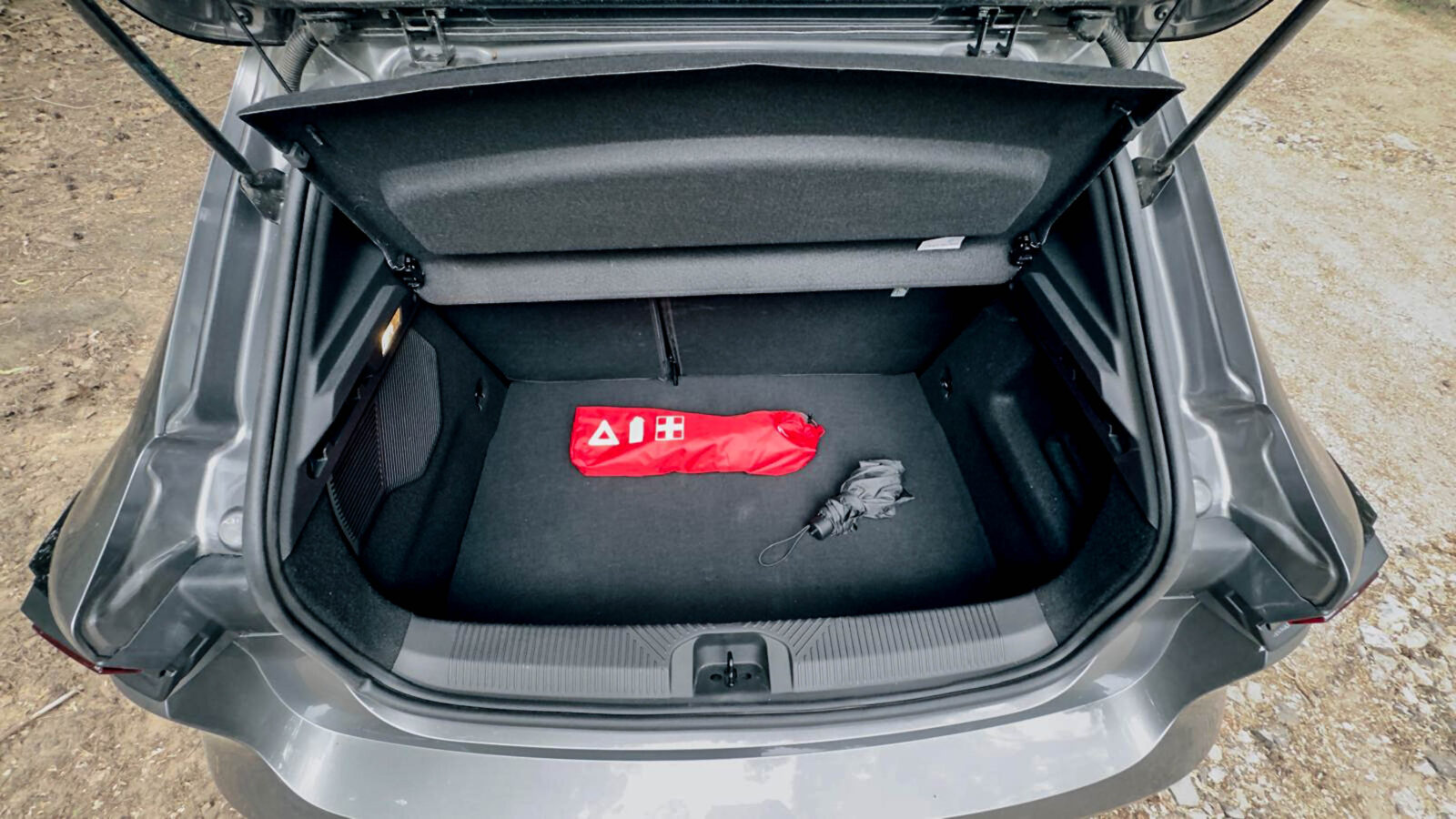 Bagażnik Clio jest oczywiście mniejszy niż w Dacii Duster