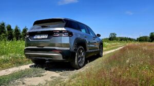 Nowy Jeep Compass e Hybrid 145 2026 14 Wiadomości