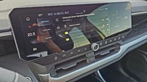 Nowy Jeep Compass e Hybrid 145 2026 21 Wiadomości
