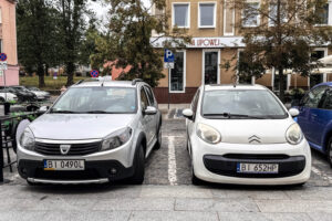 citroen c1 dacia sandero parking 1 Wiadomości