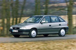 Opel Astra F obchodzi swoje 35 lecie 06 Wiadomości