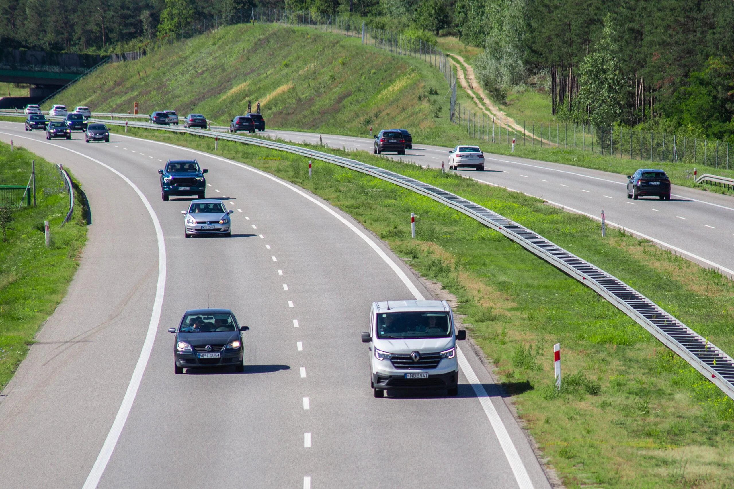 Wyobraźcie sobie autostrady z trybem tempomatu Polak. Jakie to byłoby piękne...