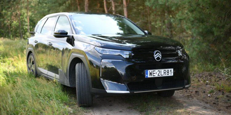 Citroen C5 Aircross MAX 1.2 Hybrid. Czarny kon segmentu 01 Testy