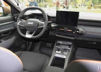 Dacia Striker po raz pierwszy w Polsce. Duster i Bigster z nowym napedem Tribrid 150 4X4 48 Wiadomości