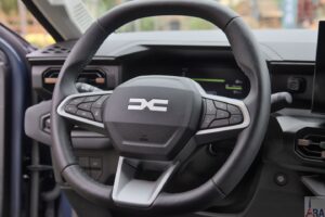 Dacia Striker po raz pierwszy w Polsce. Duster i Bigster z nowym napedem Tribrid 150 4X4 52 Wiadomości