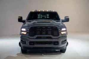 RAM Chassis Cab Night Edition MY2027 4 Wiadomości