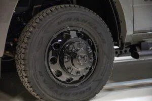 RAM Chassis Cab Night Edition MY2027 8 Wiadomości