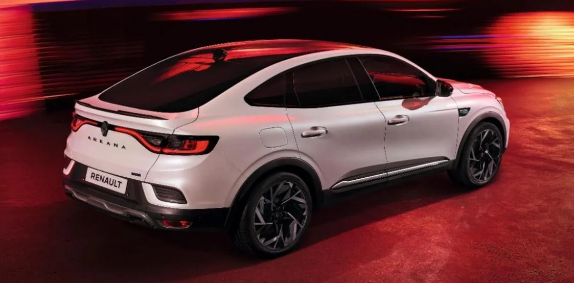 Renault Arkana tył i góra