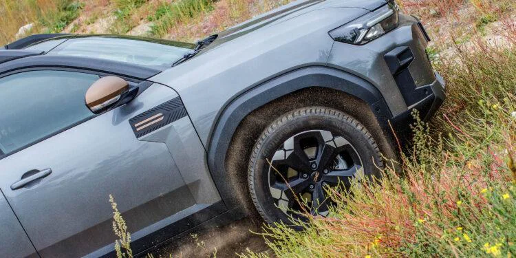 Dacia Bigster Tribrid 4x4