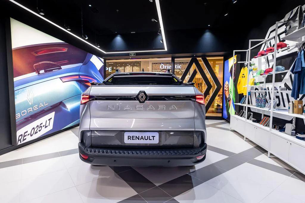 Renault Niagara esta em exposicao na rnlt de Curitiba 0 2 Wiadomości
