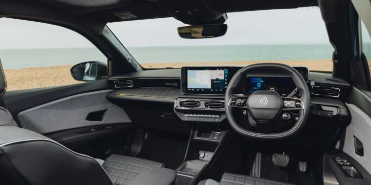 System openR Renault zastosowany w Renault 4 E Tech Electric najlepszy na rynku wg What Car 1 Wiadomości